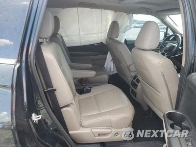 Zdjęcie 11 z 13 samochodu: 2019 HONDA PILOT TOURING VIN:5FNYF5H67KB016918 - miniatura