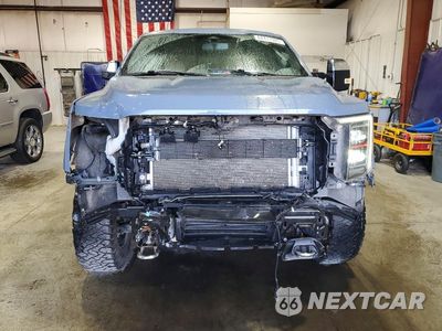 Piąte zdjęcie samochodu w środku: 2023 FORD F150 SUPERCREW VIN:1FTFW1ED0PFC41137 - miniatura