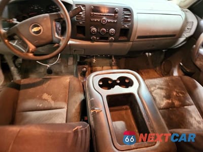 Zdjęcie 8 z 12 samochodu: 2012 CHEVROLET SILVERADO K1500 LS VIN:1GCRKREA4CZ315293 - miniatura