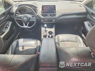 Zdjęcie 8 z 13 samochodu: 2019 NISSAN ALTIMA SR VIN:1N4AL4CVXKC257961 - miniatura