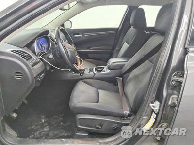Zdjęcie 7 z 12 samochodu: 2021 CHRYSLER 300 TOURING VIN:2C3CCAAG7MH538240 - miniatura