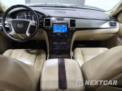 Zdjęcie 8 z 13 samochodu: 2011 CADILLAC ESCALADE ESV LUXURY VIN:1GYS4HEF4BR238029 - miniatura
