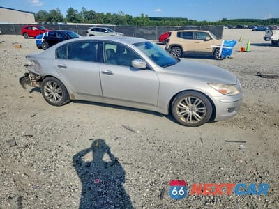 Czwarte zdjęcie samochodu z boku: 2011 HYUNDAI GENESIS 4.6L VIN:KMHGC4DF8BU132961 - miniatura