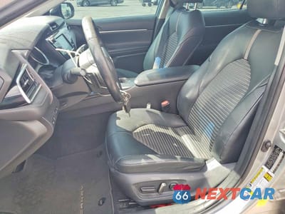 Zdjęcie 7 z 12 samochodu: 2018 TOYOTA CAMRY SE VIN:4T1B11HK6JU117900 - miniatura