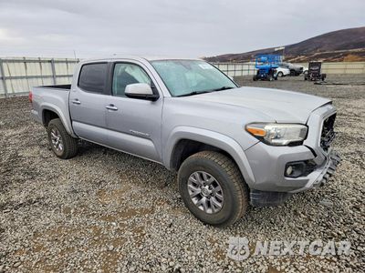 Czwarte zdjęcie samochodu z boku: 2018 TOYOTA TACOMA SR5 V6 VIN:3TMCZ5AN5JM141610 - miniatura