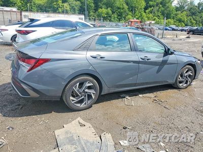 Trzecie zdjęcie samochodu z tyłu: 2025 HYUNDAI ELANTRA SEL SPORT VIN:KMHLM4DG7SU077309 - miniatura