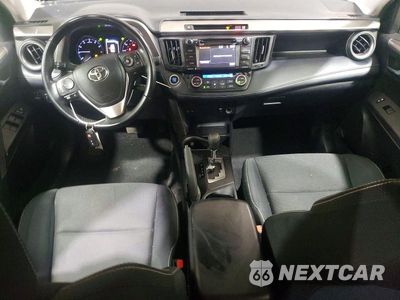 Zdjęcie 8 z 13 samochodu: 2018 TOYOTA RAV4 XLE VIN:JTMRFREV7JD235259 - miniatura