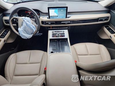 Zdjęcie 8 z 13 samochodu: 2023 LINCOLN AVIATOR VIN:5LM5J6XC6PGL01985 - miniatura