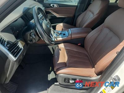 Zdjęcie 7 z 13 samochodu: 2019 BMW X5 XDRIVE40I VIN:5UXCR6C54KLL61437 - miniatura