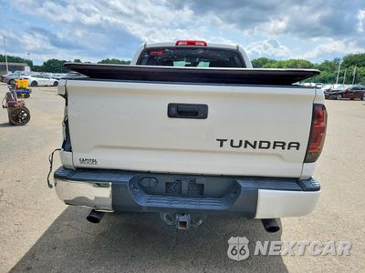 Zdjęcie 6 z 12 samochodu: 2018 TOYOTA TUNDRA CREWMAX SR5 VIN:5TFDY5F13JX708226 - miniatura