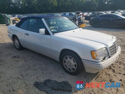 Czwarte zdjęcie samochodu z boku: 1995 MERCEDES-BENZ E 320 VIN:WDBEA66E1SC282772 - miniatura
