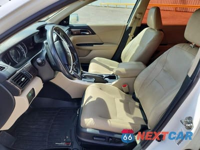 Zdjęcie 7 z 12 samochodu: 2017 HONDA ACCORD EXL VIN:1HGCR3F82HA007251 - miniatura