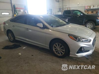Czwarte zdjęcie samochodu z boku: 2019 HYUNDAI SONATA SE VIN:5NPE24AF2KH796332 - miniatura