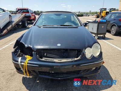 Piąte zdjęcie samochodu w środku: 2007 MERCEDES-BENZ CLK 350 VIN:WDBTK56F57T081701 - miniatura