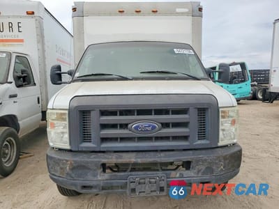 Piąte zdjęcie samochodu w środku: 2010 FORD ECONOLINE E350 SUPER DUTY CUTAWAY VAN VIN:1FDWE3FL8ADA24390 - miniatura
