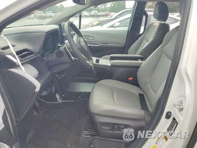 Zdjęcie 7 z 13 samochodu: 2026 TOYOTA SIENNA XLE 7-PASSENGER VIN:5TDYRKEC7TS317945 - miniatura