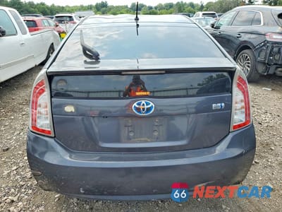 Zdjęcie 6 z 12 samochodu: 2015 TOYOTA PRIUS TWO VIN:JTDKN3DU8F0422194 - miniatura