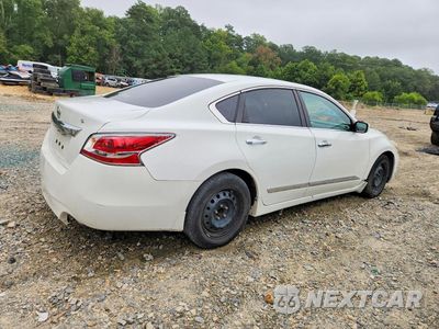 Trzecie zdjęcie samochodu z tyłu: 2015 NISSAN ALTIMA 2.5 S VIN:1N4AL3AP4FN906775 - miniatura