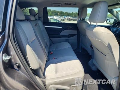 Zdjęcie 11 z 13 samochodu: 2015 TOYOTA HIGHLANDER LE PLUS VIN:5TDZKRFH1FS046459 - miniatura