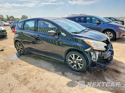 Czwarte zdjęcie samochodu z boku: 2015 NISSAN VERSA NOTE SR VIN:3N1CE2CP9FL432183 - miniatura