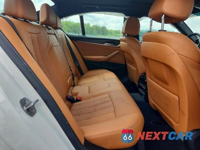 Zdjęcie 10 z 12 samochodu: 2022 BMW 530 XI VIN:WBA13BJ09NWX57079 - miniatura