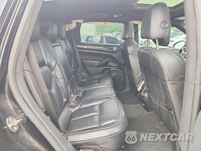 Zdjęcie 11 z 13 samochodu: 2016 PORSCHE CAYENNE VIN:WP1AA2A21GLA10962 - miniatura