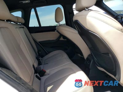 Zdjęcie 10 z 12 samochodu: 2018 BMW X1 SDRIVE28I VIN:WBXHU7C39J5H44602 - miniatura