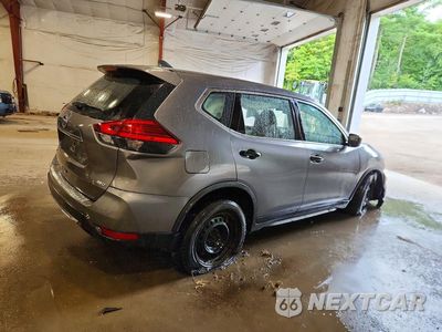 Trzecie zdjęcie samochodu z tyłu: 2017 NISSAN ROGUE S VIN:JN8AT2MV8HW263315 - miniatura
