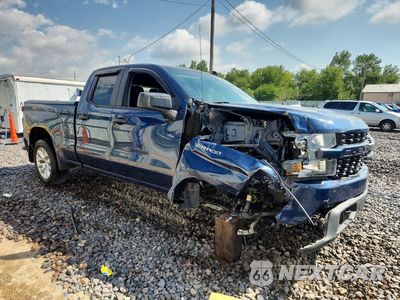 Czwarte zdjęcie samochodu z boku: 2021 CHEVROLET SILVERADO K1500 CUSTOM VIN:1GCRYBEK2MZ309296 - miniatura