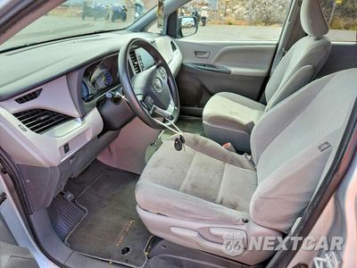 Zdjęcie 7 z 13 samochodu: 2020 TOYOTA SIENNA L VIN:5TDZZ3DC2LS054789 - miniatura