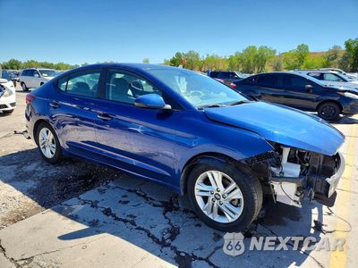 Czwarte zdjęcie samochodu z boku: 2019 HYUNDAI ELANTRA SEL VIN:5NPD84LF1KH484543 - miniatura