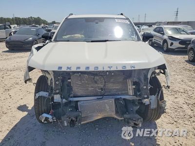 Piąte zdjęcie samochodu w środku: 2025 FORD EXPEDITION KING RANCH VIN:1FMJU1P8XSEA12765 - miniatura