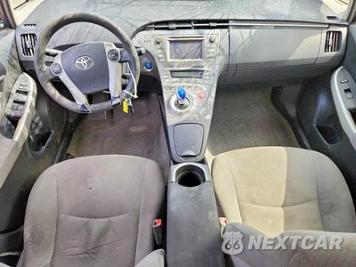 Zdjęcie 8 z 12 samochodu: 2015 TOYOTA PRIUS TWO VIN:JTDKN3DU3F0453238 - miniatura