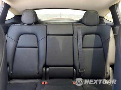 Zdjęcie 10 z 13 samochodu: 2025 TESLA MODEL Y VIN:7SAYGDED1SF311932 - miniatura