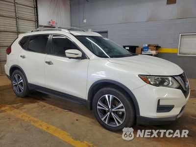 Czwarte zdjęcie samochodu z boku: 2020 NISSAN ROGUE SV VIN:JN8AT2MT6LW013045 - miniatura