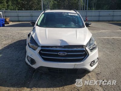 Piąte zdjęcie samochodu w środku: 2017 FORD ESCAPE TITANIUM VIN:1FMCU0J9XHUB73149 - miniatura