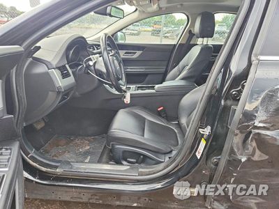 Zdjęcie 7 z 12 samochodu: 2018 JAGUAR XF VIN:SAJBJ4FX0JCY54635 - miniatura