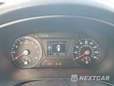 Zdjęcie 9 z 13 samochodu: 2016 KIA SORENTO LX VIN:5XYPG4A30GG003267 - miniatura