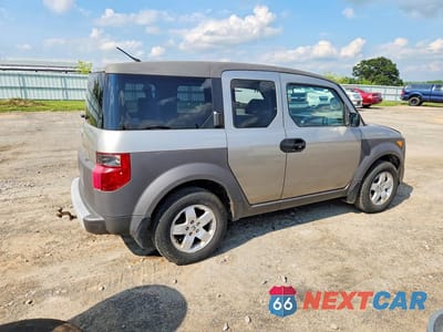 Trzecie zdjęcie samochodu z tyłu: 2004 HONDA ELEMENT EX VIN:5J6YH28514L004015 - miniatura