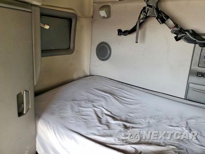 Zdjęcie 10 z 13 samochodu: 2021 VOLVO VNL SEMI TRUCK VIN:4V4NC9EH3MN275018 - miniatura