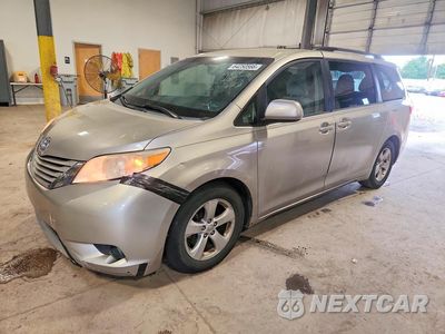 2015 TOYOTA SIENNA LE 5TDKK3DC6FS637750 - główne zdjęcie licytacji z USA - miniatura