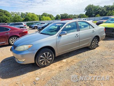 2005 TOYOTA CAMRY XLE 4T1BE30KX5U592113 - główne zdjęcie licytacji z USA - miniatura