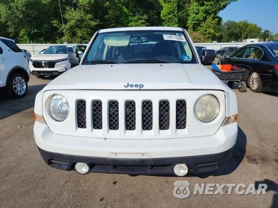Piąte zdjęcie samochodu w środku: 2016 JEEP PATRIOT SPORT VIN:1C4NJPBB1GD770611 - miniatura