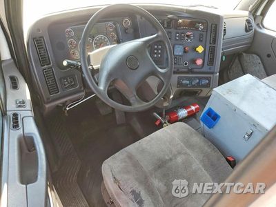 Zdjęcie 8 z 12 samochodu: 2019 FREIGHTLINER BUSINESS CLASS M2 SEMI TRUCK VIN:1FUBC4FT8KHLH9248 - miniatura