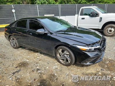 Czwarte zdjęcie samochodu z boku: 2025 HYUNDAI ELANTRA SEL SPORT VIN:KMHLM4DG3SU051774 - miniatura