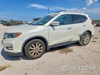 2017 NISSAN ROGUE SV 5N1AT2MT3HC832952 - główne zdjęcie licytacji z USA - miniatura