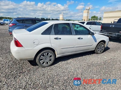 Trzecie zdjęcie samochodu z tyłu: 2007 FORD FOCUS ZX4 VIN:1FAFP34N27W256750 - miniatura