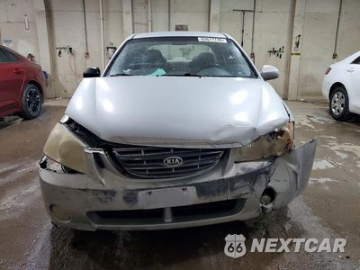 Piąte zdjęcie samochodu w środku: 2005 KIA SPECTRA LX VIN:KNAFE121X55155881 - miniatura