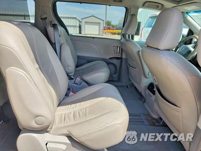 Zdjęcie 11 z 13 samochodu: 2014 TOYOTA SIENNA XLE 8-PASSENGER VIN:5TDYK3DC7ES437663 - miniatura