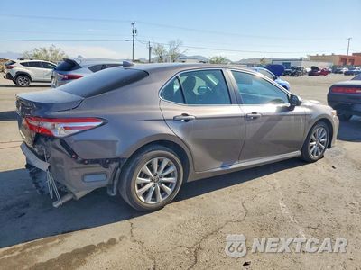 Trzecie zdjęcie samochodu z tyłu: 2020 TOYOTA CAMRY LE VIN:4T1C11BK8LU006037 - miniatura